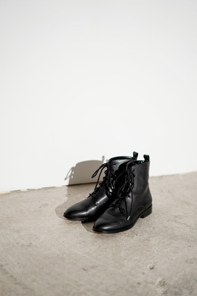 en THREAD - Race up Leather Shoes