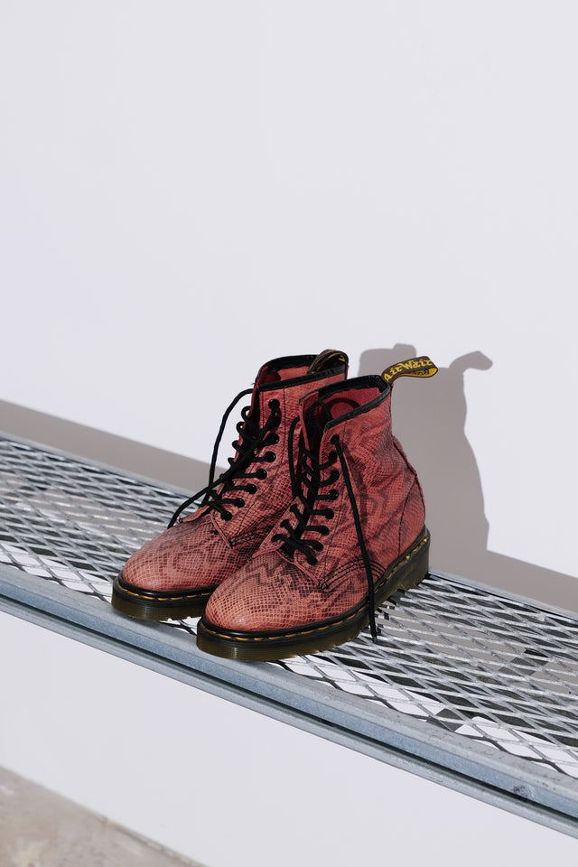 Dr. Martens – Snake Embossed 8-Eye Boots
